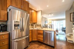 335-895-Maple-Ave-016