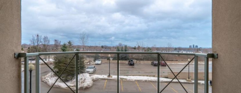 304-2085-Amherst-Heights-018