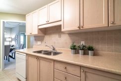 304-2085-Amherst-Heights-030