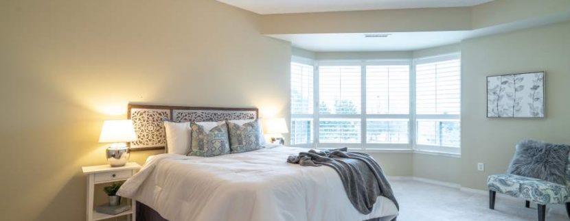 304-2085-Amherst-Heights-037