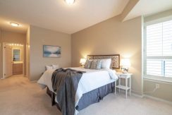 304-2085-Amherst-Heights-042