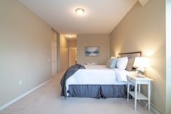 304-2085-Amherst-Heights-043