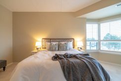 304-2085-Amherst-Heights-044