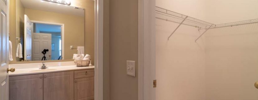 304-2085-Amherst-Heights-046