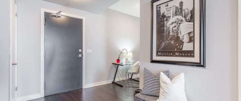626-5230-Dundas-Street002