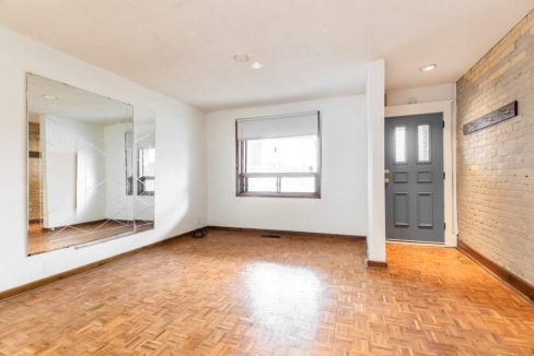 109-East-Lynn-Ave-009