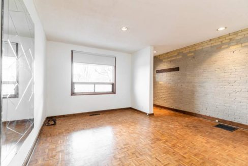 109-East-Lynn-Ave-010