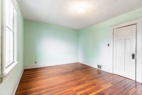 109-East-Lynn-Ave-021