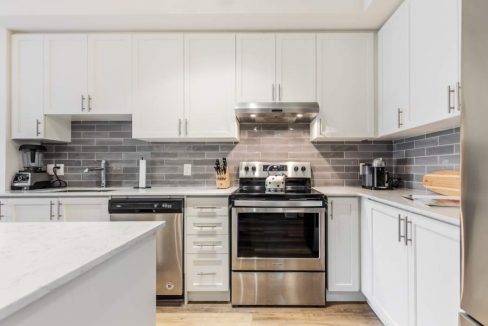 403-320-Plains Road-East-008