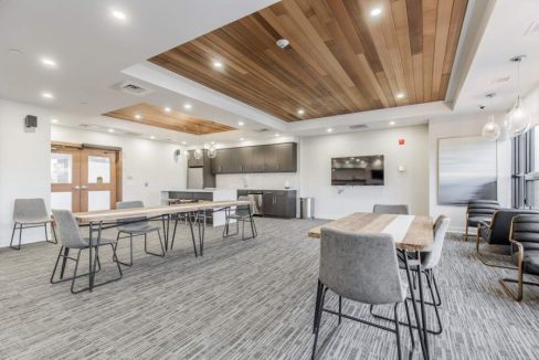 403-320-Plains Road-East-027
