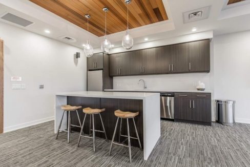 403-320-Plains Road-East-028