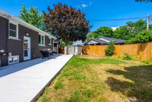 5482-Randolph-Cres-007