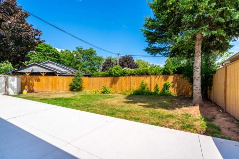 5482-Randolph-Cres-008