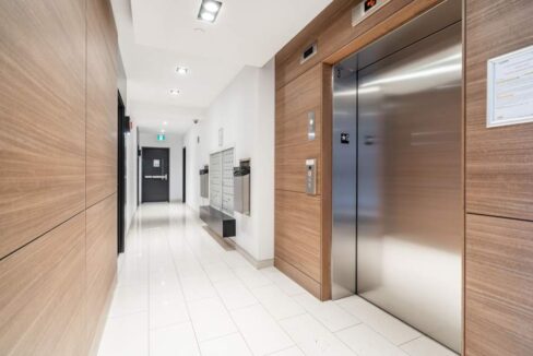 C314-5260-Dundas-Street-010