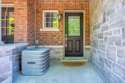 85-1401-Plains-Road-East-004