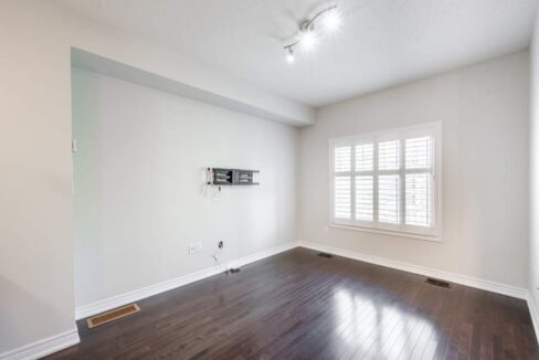 85-1401-Plains-Road-East-010