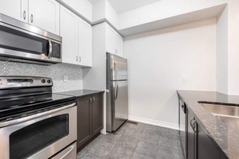 85-1401-Plains-Road-East-013