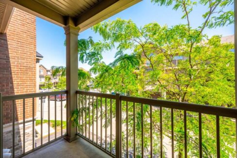 85-1401-Plains-Road-East-017