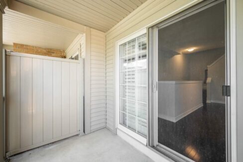 85-1401-Plains-Road-East-018