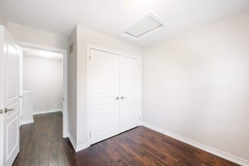 85-1401-Plains-Road-East-022