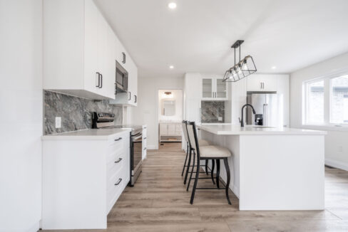 2-665 Ridge Rd W-32