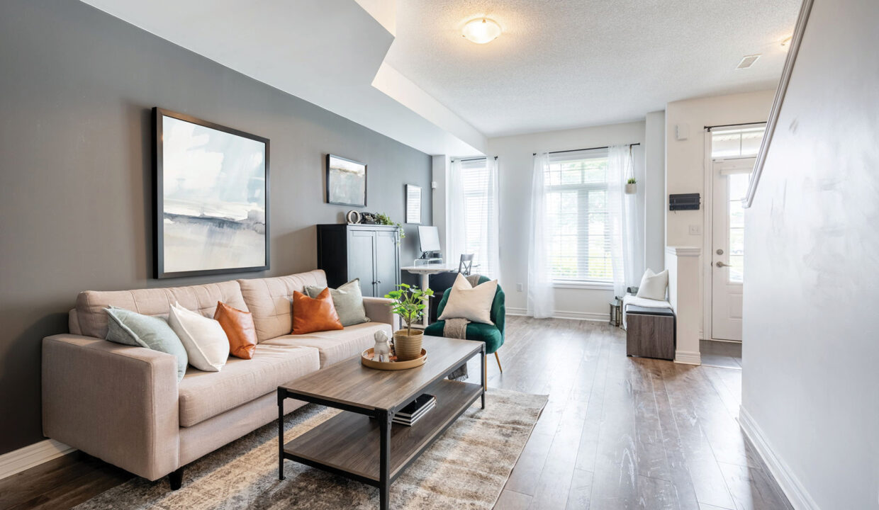 16-web-or-mls-33-4165 Upper Middle Rd- high res--16