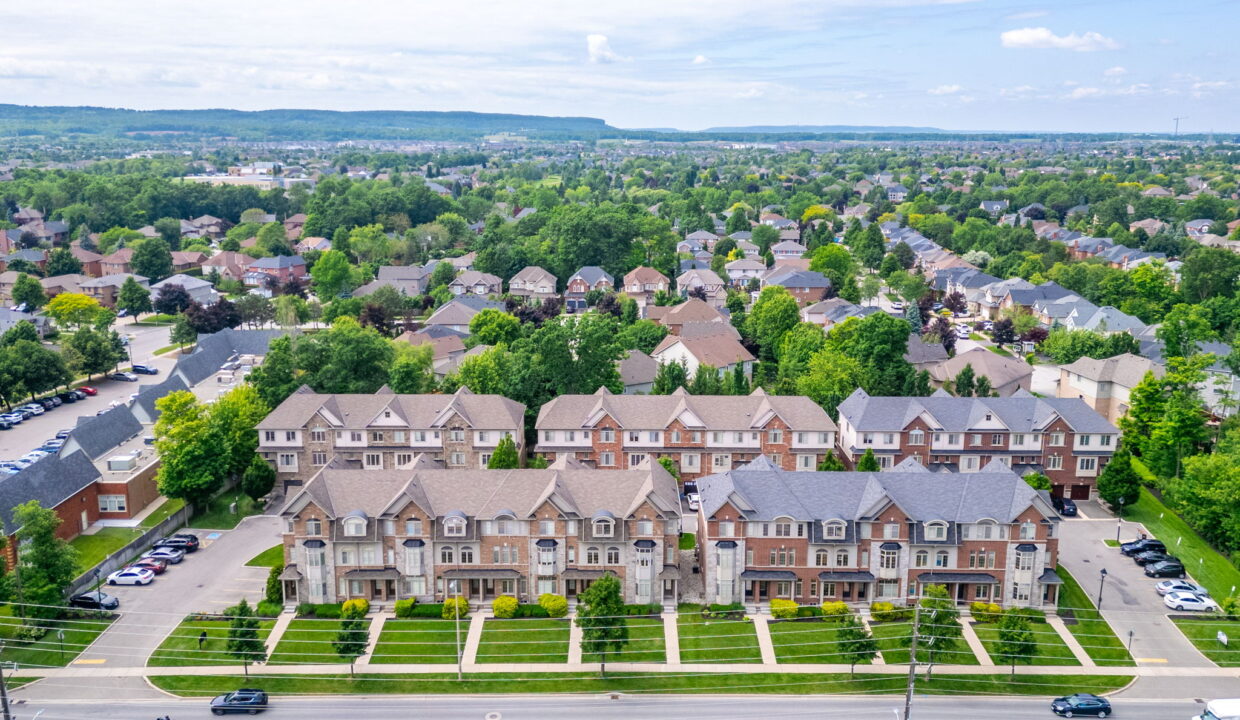 70-web-or-mls-33-4165 Upper Middle Rd- drone-13