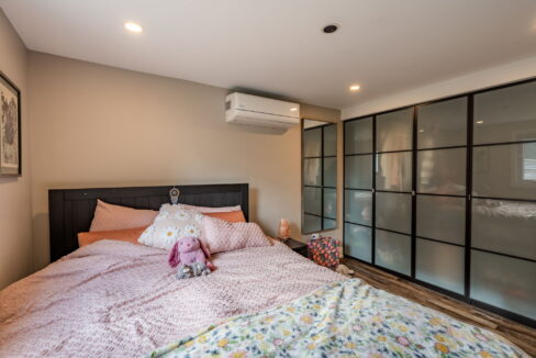 44-web-or-mls-2338 Gillingham Dr, Burlington - Sullivan-44