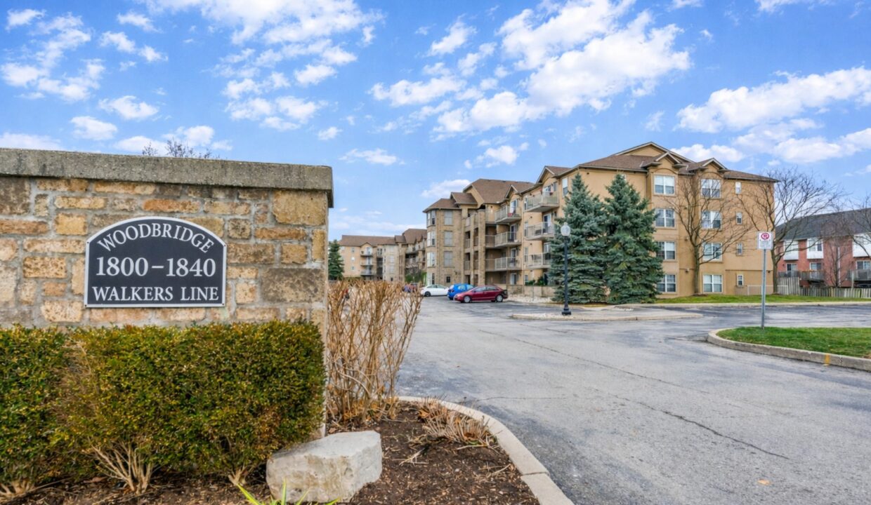 1-web-or-mls-Genevieve Serroul_206_1830 Walkers Line, Burlington_Lease-1