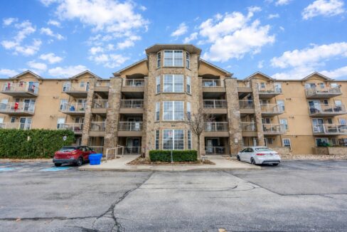 2-web-or-mls-Genevieve Serroul_206_1830 Walkers Line, Burlington_Lease-2