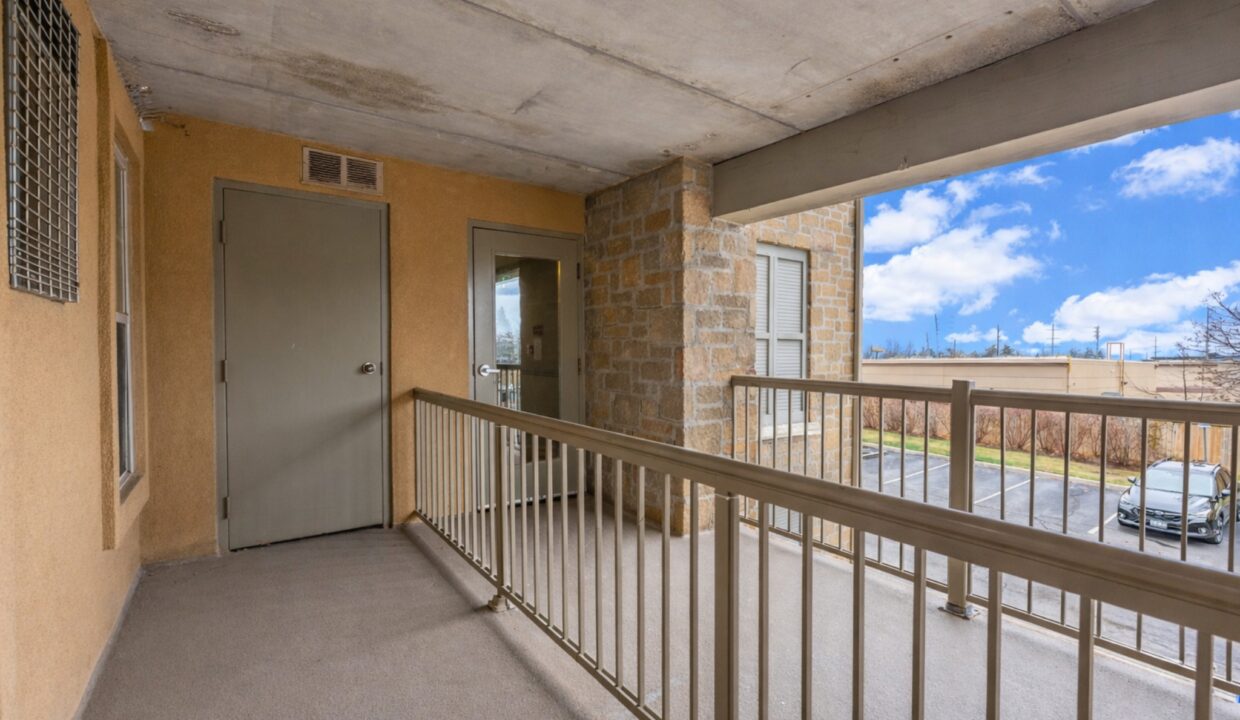 25-web-or-mls-Genevieve Serroul_206_1830 Walkers Line, Burlington_Lease-25