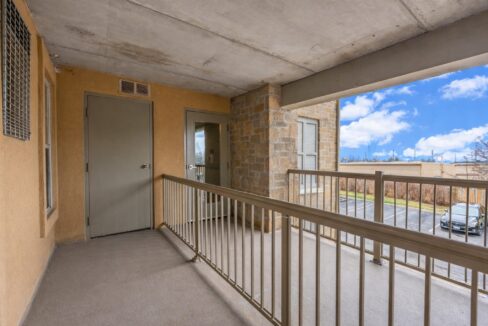 25-web-or-mls-Genevieve Serroul_206_1830 Walkers Line, Burlington_Lease-25