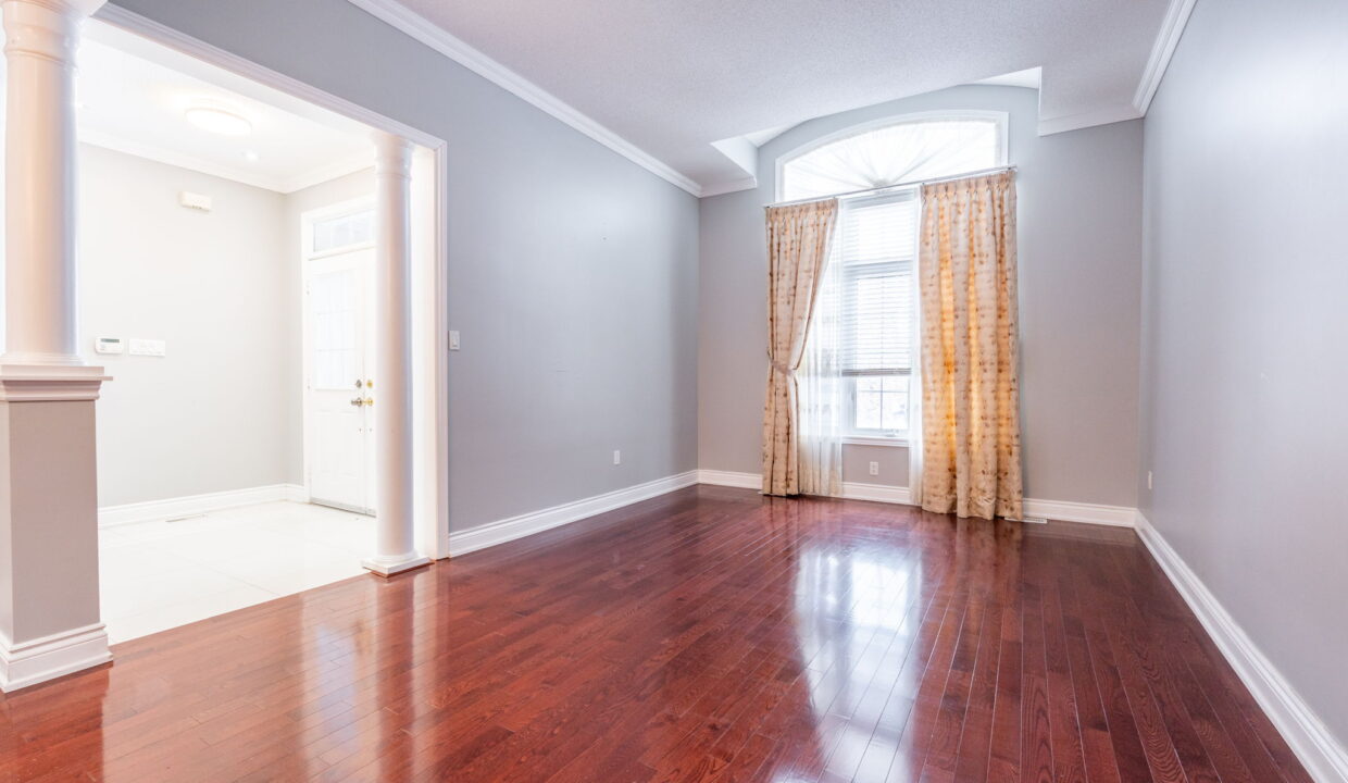 7-web-or-mls-15 Hellyer Ave, Brampton_Shannon Sulivan-7