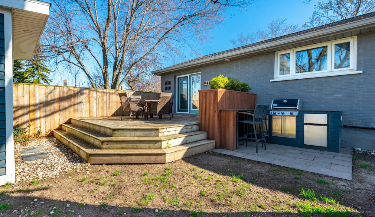 15-web-or-mls-Exterior-15