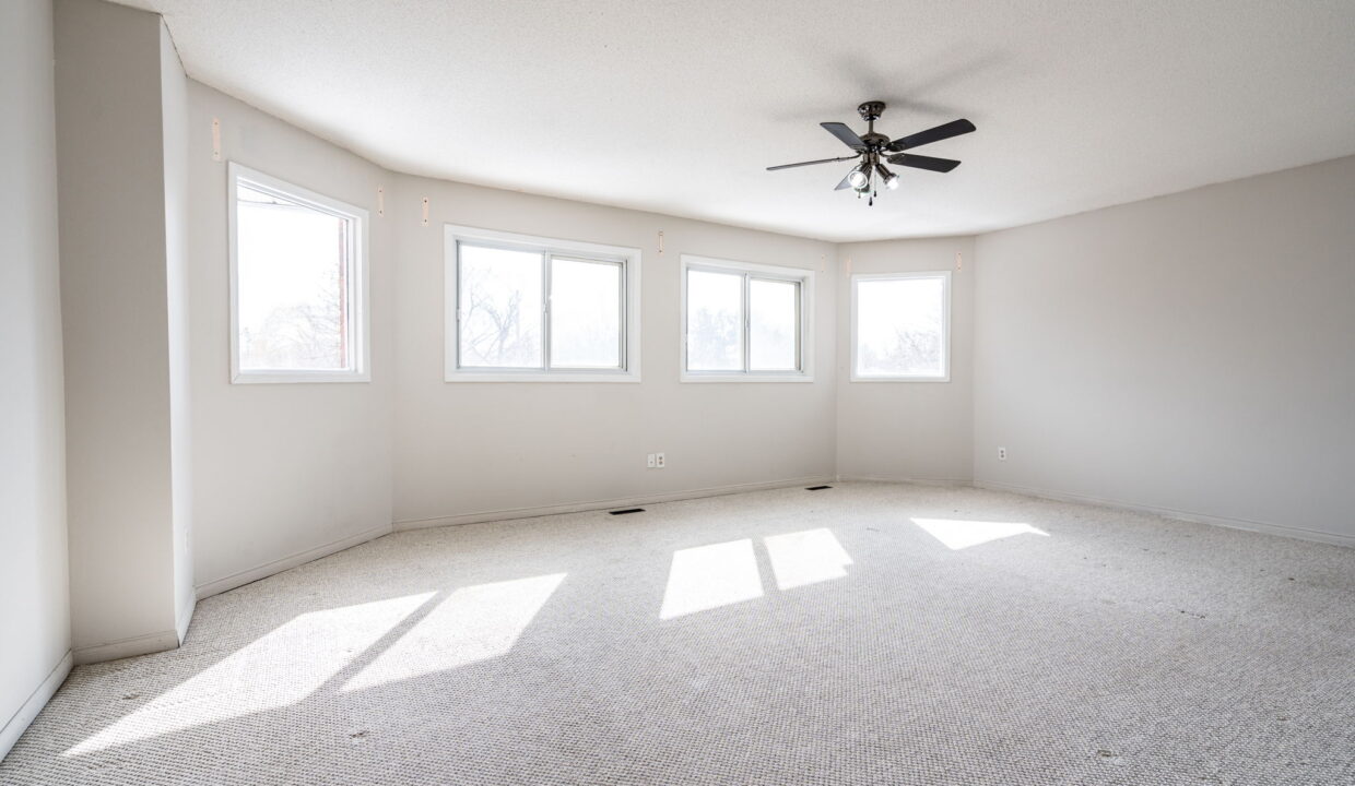 23-web-or-mls-104 Lord Simcoe Dr, Brampton-23