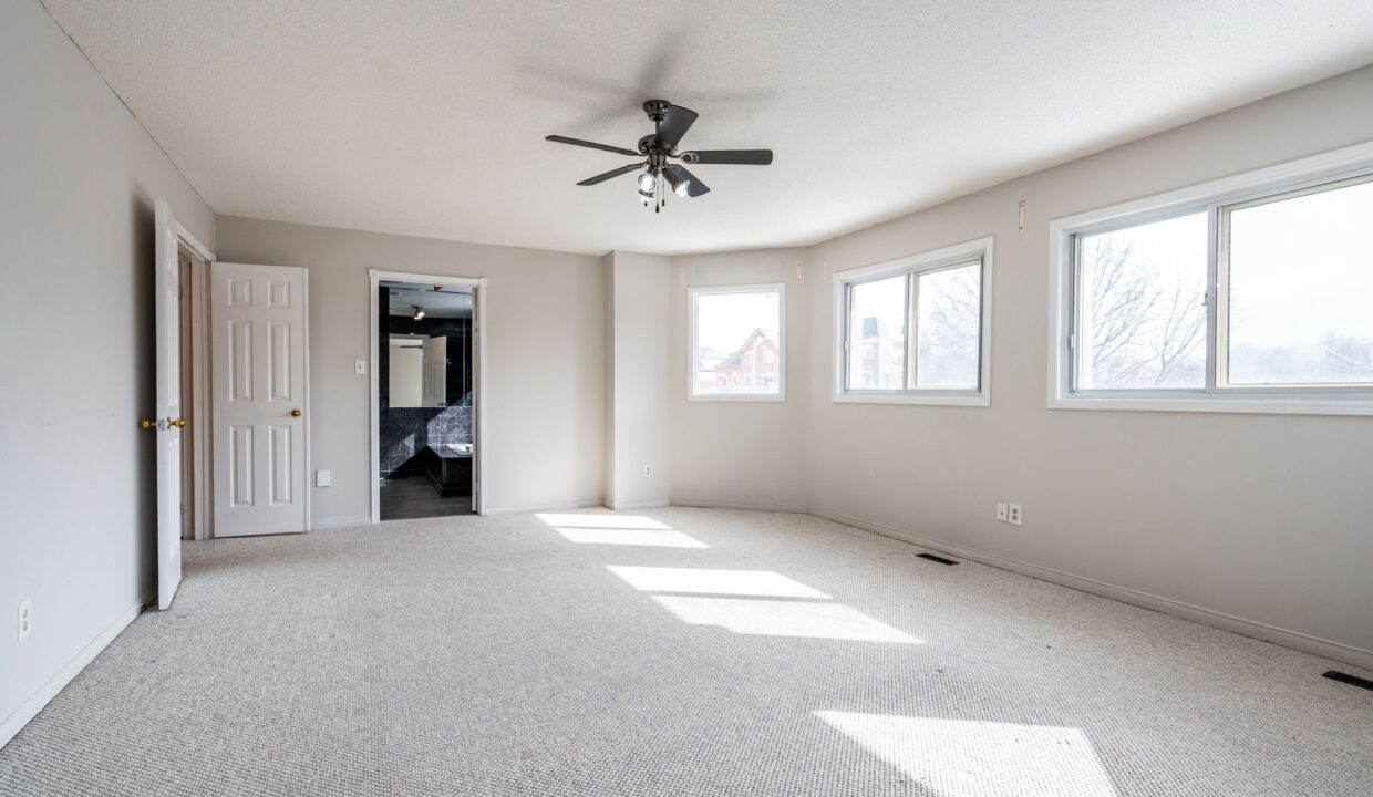 25-web-or-mls-104 Lord Simcoe Dr, Brampton-25