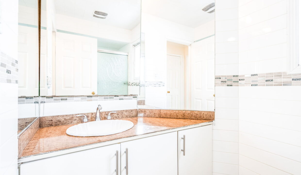 35-web-or-mls-104 Lord Simcoe Dr, Brampton-35