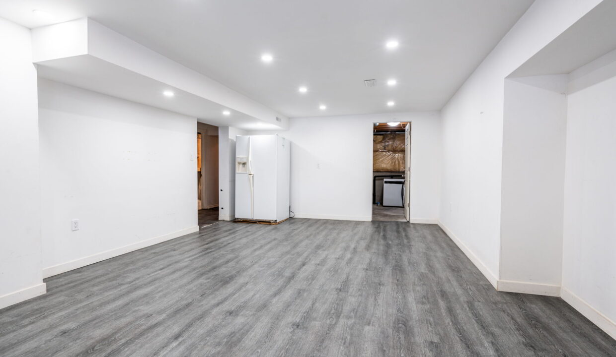 40-web-or-mls-104 Lord Simcoe Dr, Brampton-40