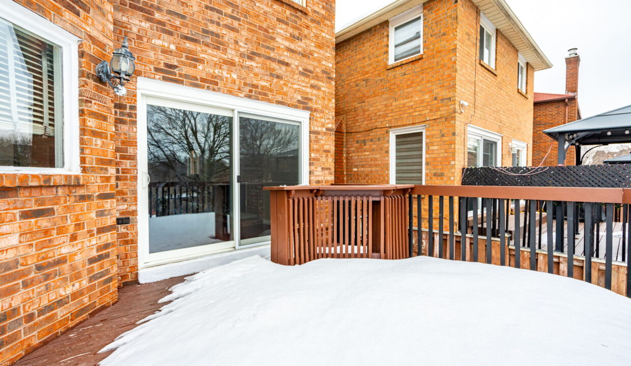 53-web-or-mls-104 Lord Simcoe Dr, Brampton-53