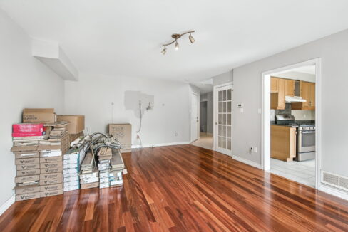 10-web-or-mls-573 Enfield Rd, Burlington-10