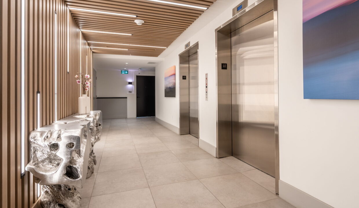 11-web-or-mls-613-600 N Service Rd, Stoney Creek - Sullivan-11