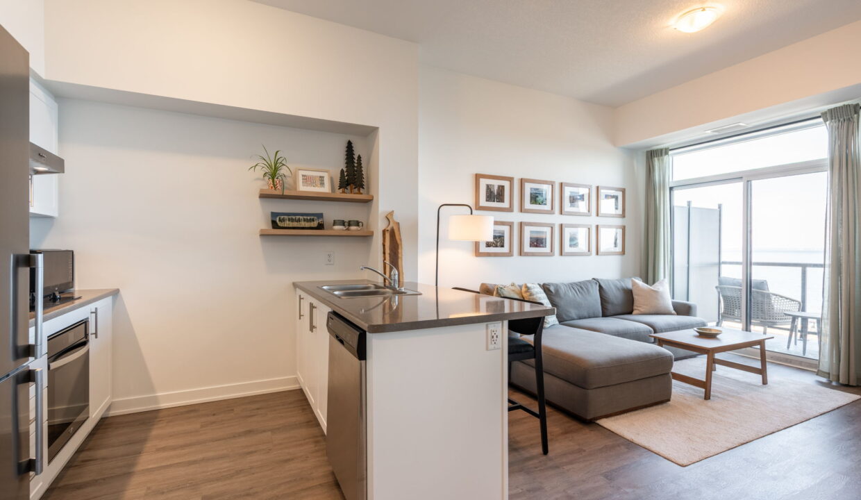 14-web-or-mls-613-600 N Service Rd, Stoney Creek - Sullivan-14