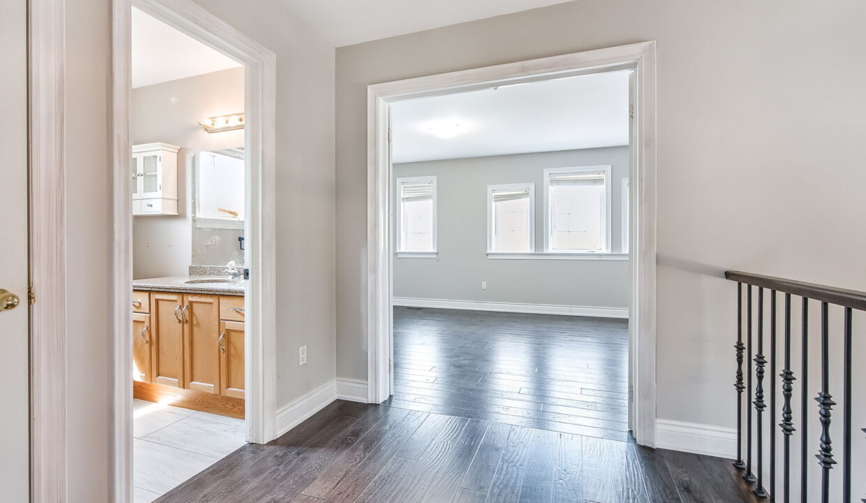 16-web-or-mls-573 Enfield Rd, Burlington-16