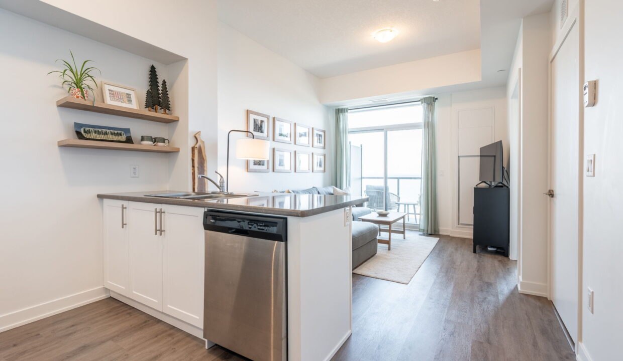 17-web-or-mls-613-600 N Service Rd, Stoney Creek - Sullivan-17