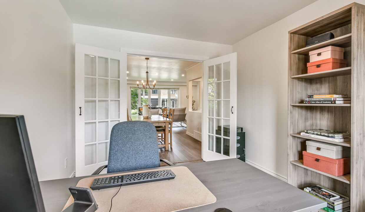 31-web-or-mls-421 Southland Cres, Oakville-21