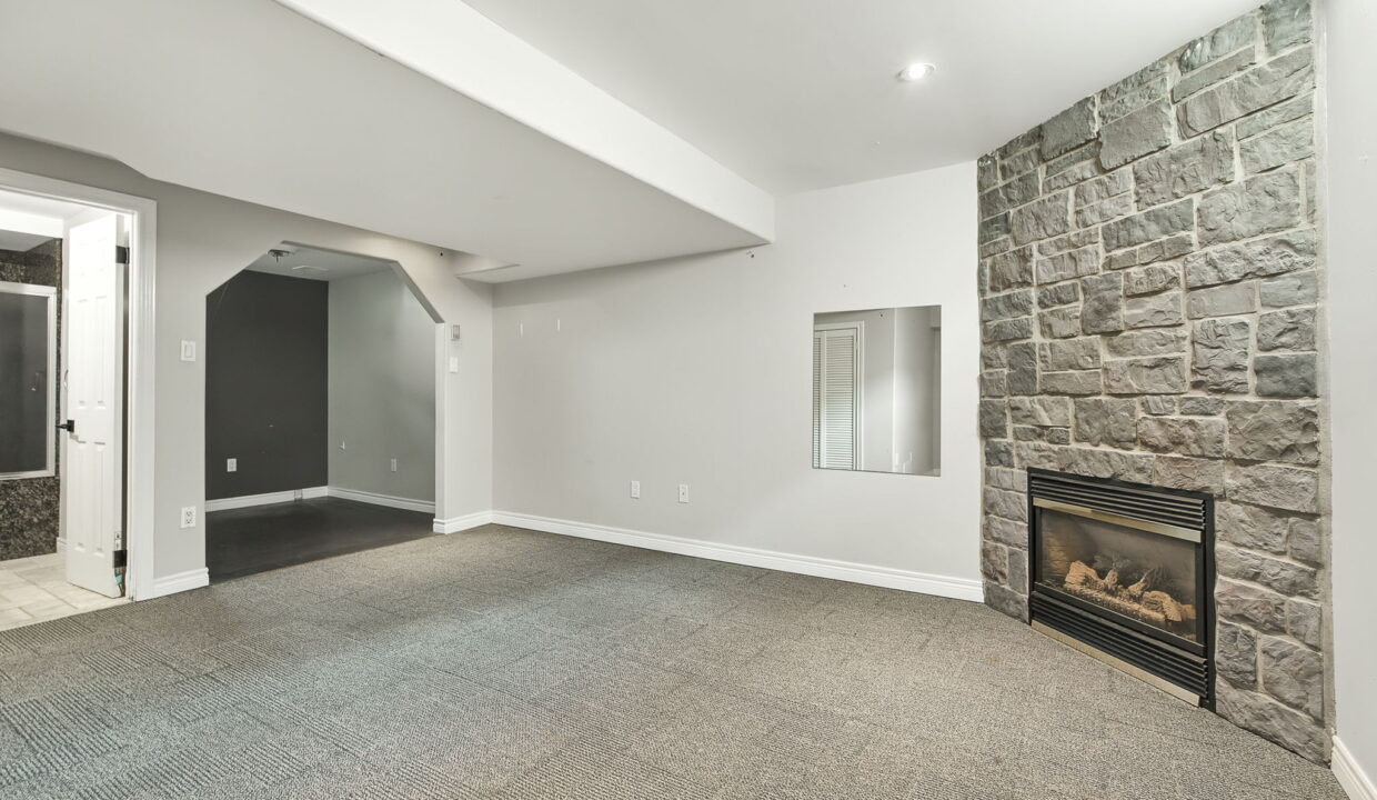 34-web-or-mls-573 Enfield Rd, Burlington-34