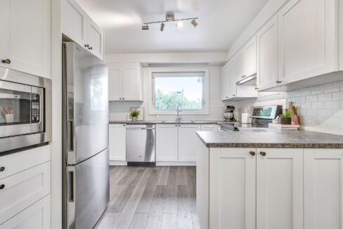 35-web-or-mls-421 Southland Cres, Oakville-25