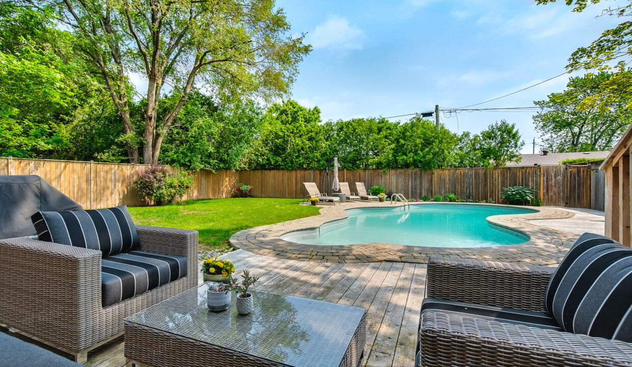 81-web-or-mls-421 Southland Cres, Oakville-71