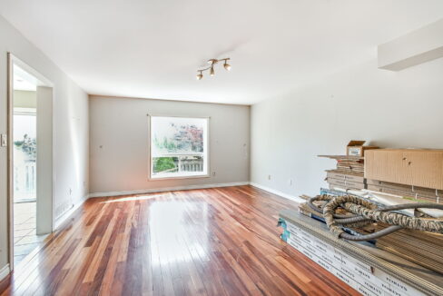 9-web-or-mls-573 Enfield Rd, Burlington-9