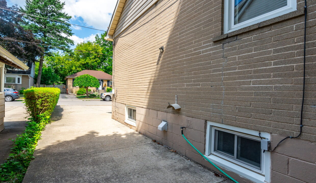 26-web-or-mls-111 W 32nd St, Hamilton-26
